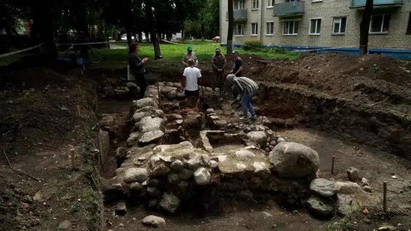 В Лиде законсервируют исторический фундамент — на его месте установят памятную табличку 