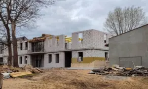 Исторический дом на Василька снесли — и теперь делают муляж из газосиликатных блоков