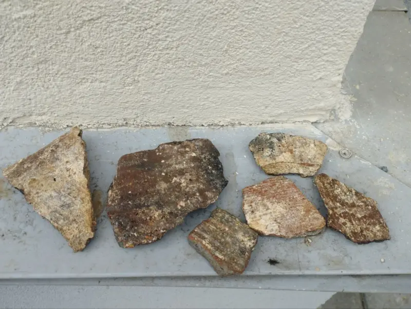 Около Нового замка нашли остатки стен XII века. Вот о чем это говорит