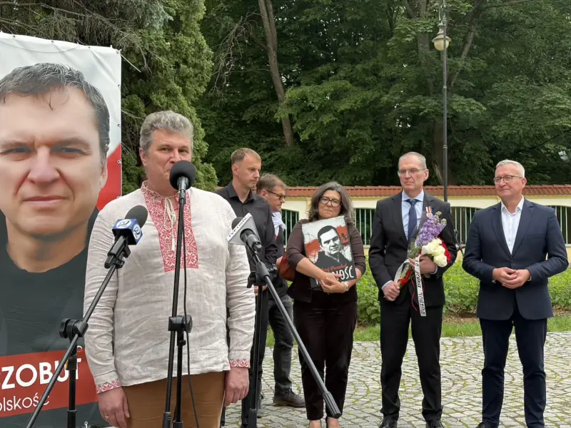 «Тут апынуліся ўсе гарадзенцы свету». У Беластоку прайшла апошняя акцыя ў падтрымку Анджэя Пачобута – упершыню з удзелам самога журналіста