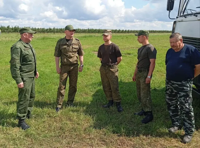 “Недисциплинированных” сотрудников сельхозпредприятий Гродненской области отправят в армию