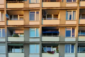 Сироте в Дятлово выдали арендную квартиру, а после ремонта сказали переселяться 