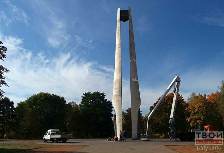 Стэла 850-годдзя Гродна. Фота: Руслан Кулевіч