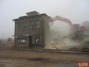 Знос крамы "Гарачы хлеб" на рагу Горкага і 17 Верасня. 6 кастрычніка 2006 года