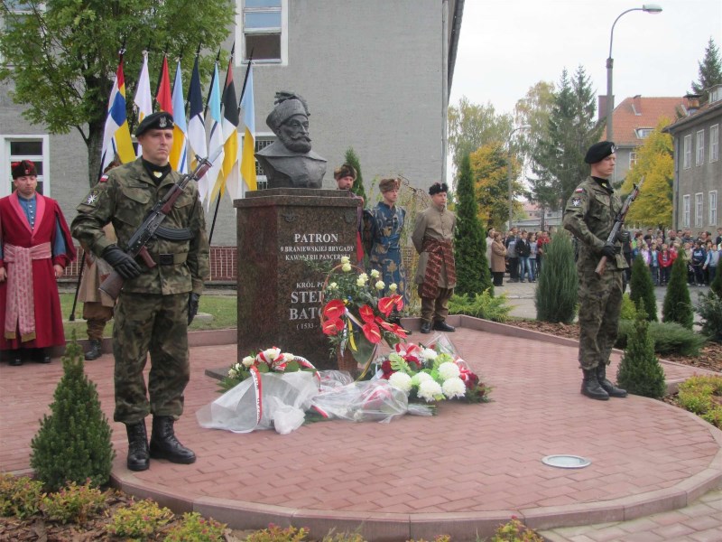 Імя Баторыя носіць адна з польскіх танкавых дывізій