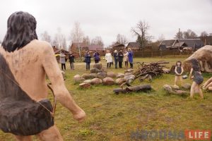 Неандэртальцы, баба Яга і дранікі дапамагаюць у рэабілітацыі асаблівых дзяцей