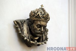 Шэсце ў гонар Стэфана Баторыя прайшло ад замку да Фарнага касцёла Бюст Стэфана Баторыя ў Фарным касцёле ў Гродне