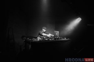 “Аб’ект” - рэйв у старых казармах, які падзяліў гісторыю гродзенскіх тусовак на “да” і “пасля” “Аб’ект” - рэйв у старых казармах, які падзяліў гісторыю гродзенскіх тусовак на “да” і “пасля”