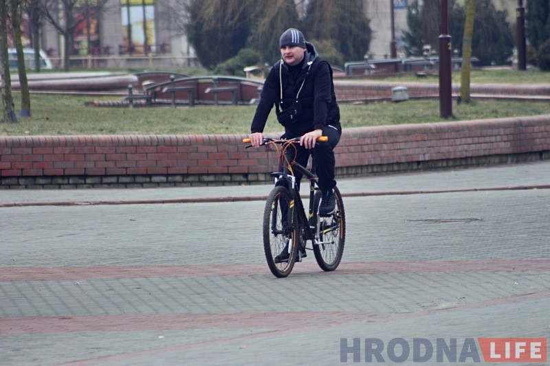 Гродзенец на ровары ў першыя дні вясны