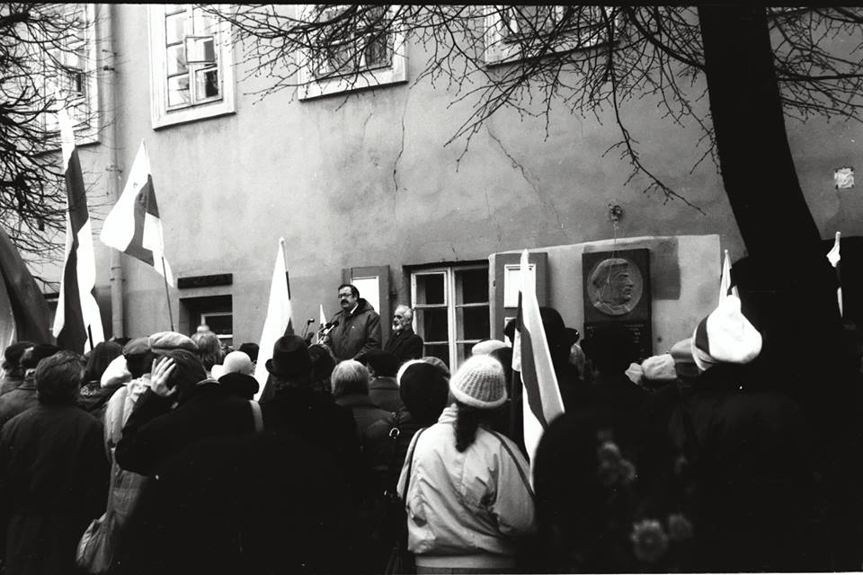 Апошнія гады жыцця Міхась Ткачоў быў кансультантам Рады Міністраў БССР па пытаннях навукі і культуры. Фотаздымак з уласнага архіву Алеся Госцева