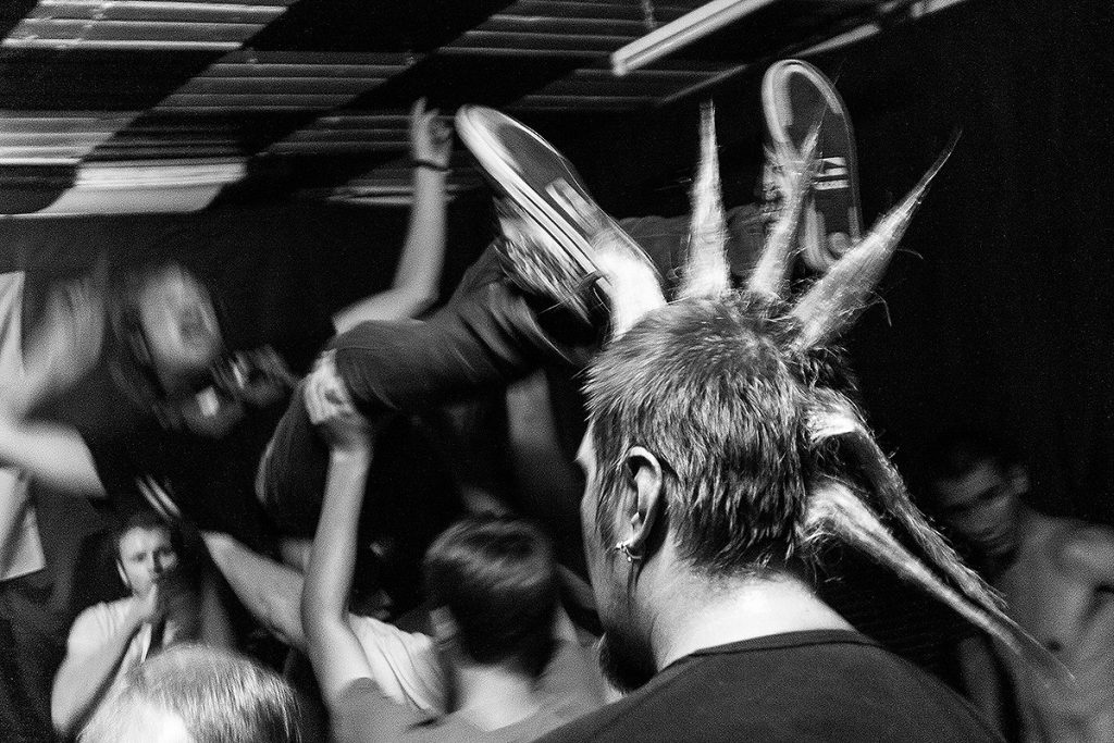 “ДК імя Грэка: фота на памяць”. У бары “Карыца” адкрыецца выстава Яўгена Кандратовіча “ДК імя Грэка: фота на памяць”. У бары “Карыца” адкрыецца выстава Яўгена Кандратовіча