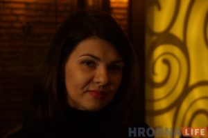 “Памперсы - класна, толькі чалавечых зносін імі не заменіш”. Валанцёрка Ірэна Лабачэўская знаёміць выхаванцаў дзіцячага дома з прафесіяй цырульніка “Памперсы - класна, толькі чалавечых зносін імі не заменіш”. Валанцёрка Ірэна Лабачэўская знаёміць выхаванцаў дзіцячага дома з прафесіяй цырульніка