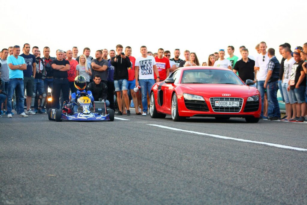 Адкрыццё сезону Drag Racing Grodno: гоншчык на картынгу спаборнічаў з Audi R8