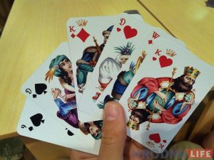 Ужо 1000! Антон Янкоўскі пра надзвычайную папулярнасць новых карт Лапіных