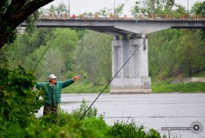 У лесапарк Румлёва ўключылі новы ўчастак лесу, але найпрыгажэйшыя месцы патанаюць у смецці