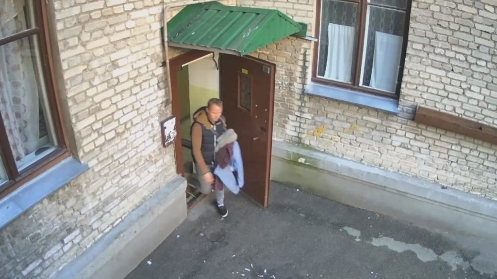 У Гродне міліцыя шукае мужчыну, які скраў вопратку ў інтэрнаце У Гродне міліцыя шукае мужчыну, які скраў вопратку ў інтэрнаце