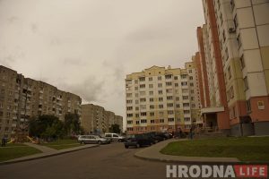 Шлагбаўм для шматпавярховіка – можна ці не. У Гродне ідзе грамадскае абмеркаванне пытання Шлагбаўм для шматпавярховіка – можна ці не. У Гродне ідзе грамадскае абмеркаванне пытання