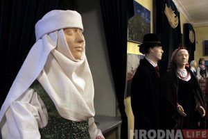 Гарадзішчы і нацыянальныя касцюмы: у музеі гісторыі рэлігіі адкрылася чарговая літоўская выстава