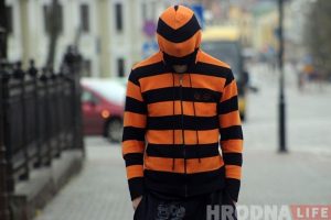 Валера-спайдэрмэн. У Гродне з'явіўся свой супергерой: паласаты і ў трэніках Валера-спайдэрмэн. У Гродне з'явіўся свой супергерой: паласаты і ў трэніках