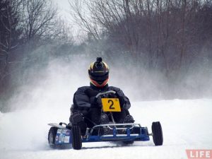 Гродзенскі гоншчык распавёў аб асаблівасцях зімовага картынгу Гродзенскі гоншчык распавёў аб асаблівасцях зімовага картынгу
