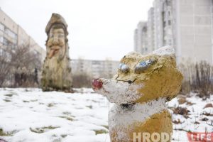 Постмадэрн сваімі рукамі. Як упрыгожваюць двары на раёнах у Гродне і не толькі Постмадэрн сваімі рукамі. Як упрыгожваюць двары на раёнах у Гродне і не толькі