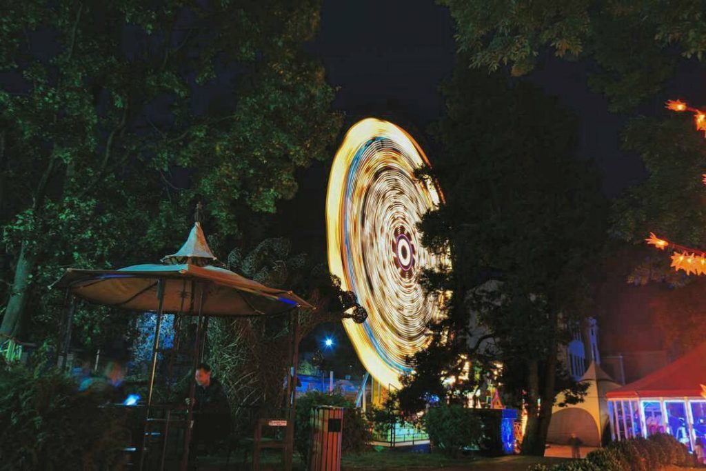 Парк забаў у Гродне пачынае новы сезон і вяртае адну са старых каруселяў