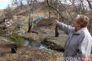 Кіраўнікі мяняюцца, а выніку няма: жыхары вуліцы Рабочай чатыры гады чакаюць аднаўлення моста Кіраўнікі мяняюцца, а выніку няма: жыхары вуліцы Рабочай чатыры гады чакаюць аднаўлення моста