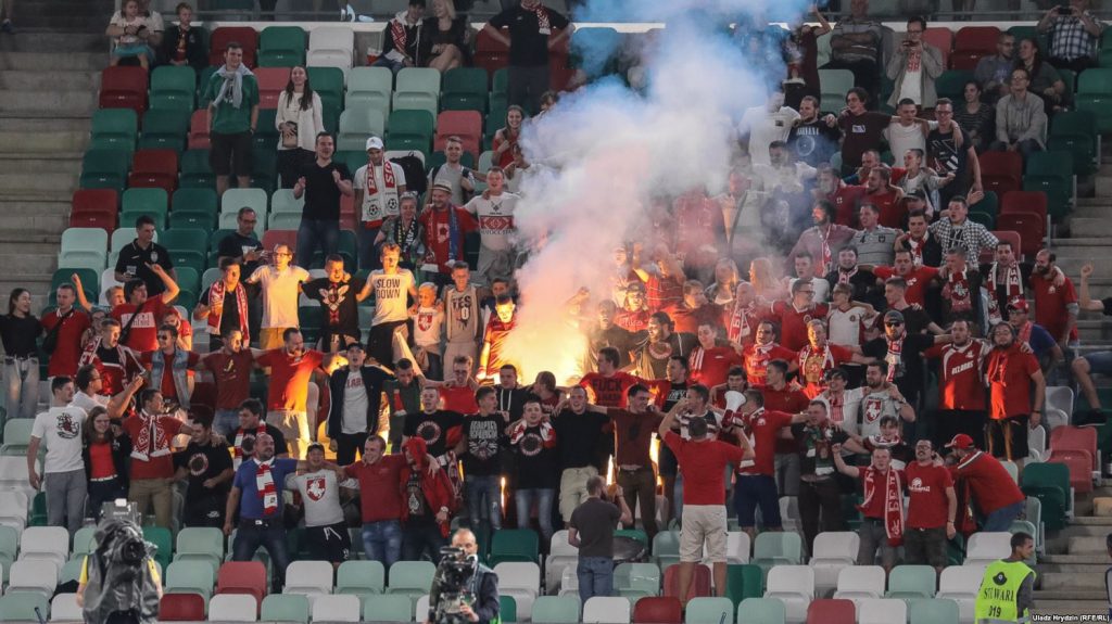 Крычалку «Хто ня скача, той м...ль!» у Беларусі прызналі экстрэмісцкай. За яе будуць штрафаваць або арыштоўваць Крычалку «Хто ня скача, той м...ль!» у Беларусі прызналі экстрэмісцкай. За яе будуць штрафаваць або арыштоўваць