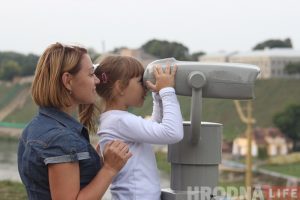 На вуліцы Савецкай невядомыя пашкодзілі інфармацыйны стэнд для турыстаў