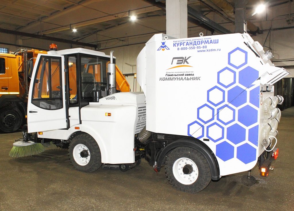 Гродна будзе чысціць вакуумная падмятальна-ўборачная машына. Першая ў Беларусі