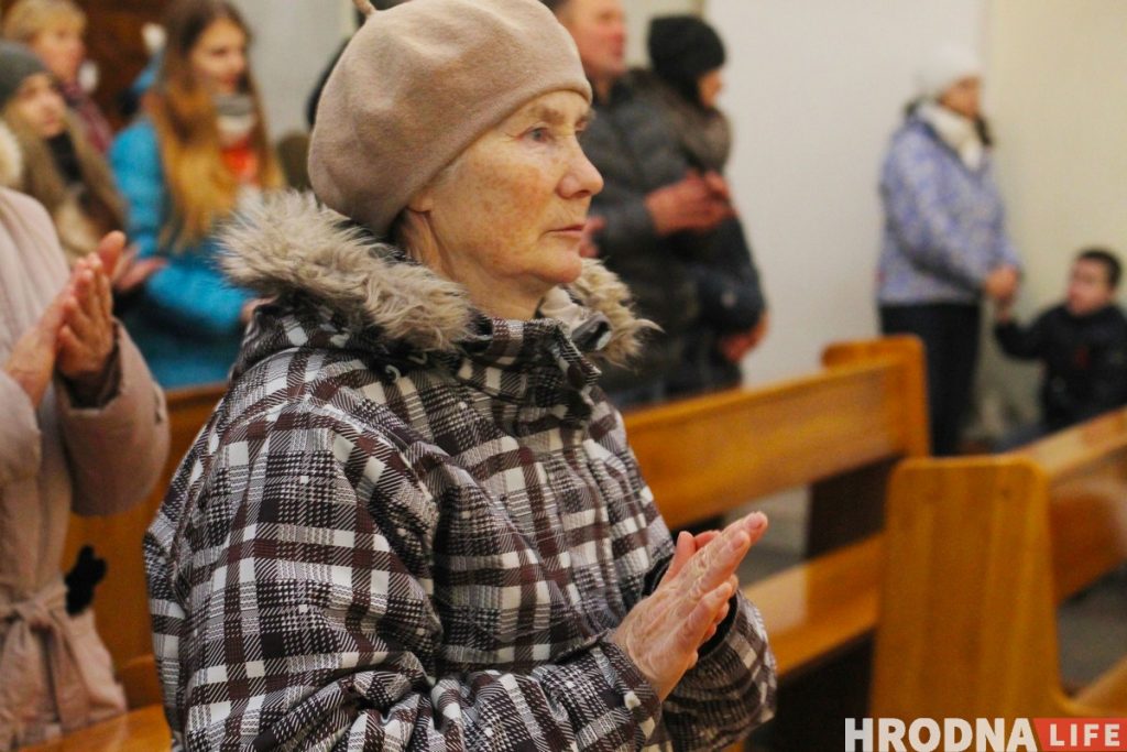 Касцёл, дзе вернікі вучаць ксяндза. Як у Гродне 20 гадоў праходзіць імша для глуханямых