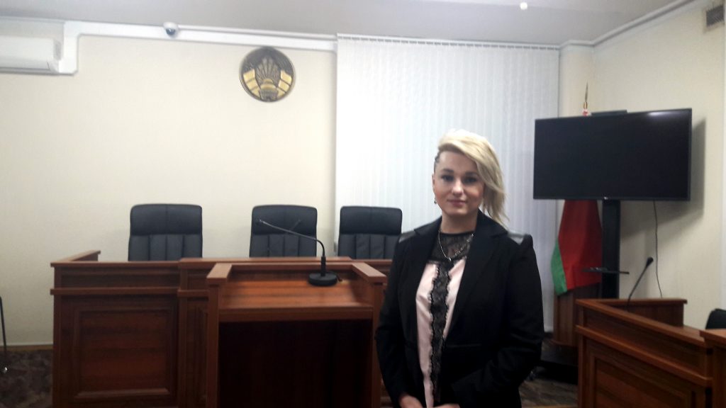 Гродзенка, якой не выплочвалі дапамогу на хворае дзіця, намагаецца атрымаць кампенсацыю за маральны ціск. Абласны суд не задаволіў вымогаў Гродзенка, якой не выплочвалі дапамогу на хворае дзіця, намагаецца атрымаць кампенсацыю за маральны ціск. Абласны суд не задаволіў вымогаў