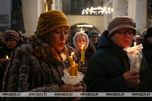 А вы ўжо прыбралі ялінку? Каталікі адсвяткавалі Стрэчанне (Грамніцы) А вы ўжо прыбралі ялінку? Каталікі адсвяткавалі Стрэчанне (Грамніцы)
