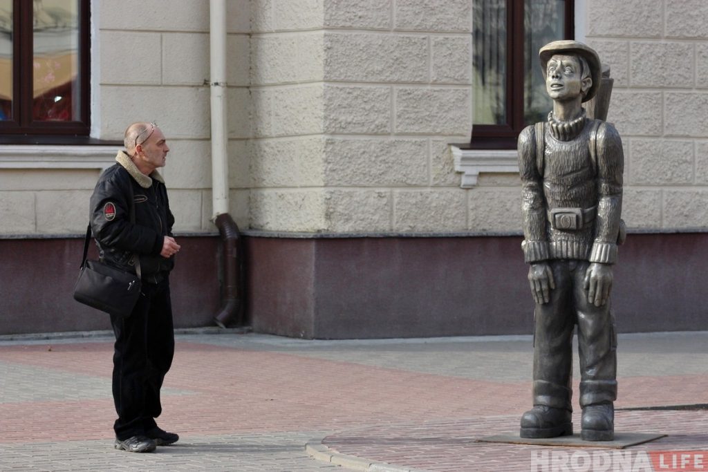 "Божа, захавай Гродна!" Што кажуць у сацсетках пра дэмантаж "турыста" на Савецкай