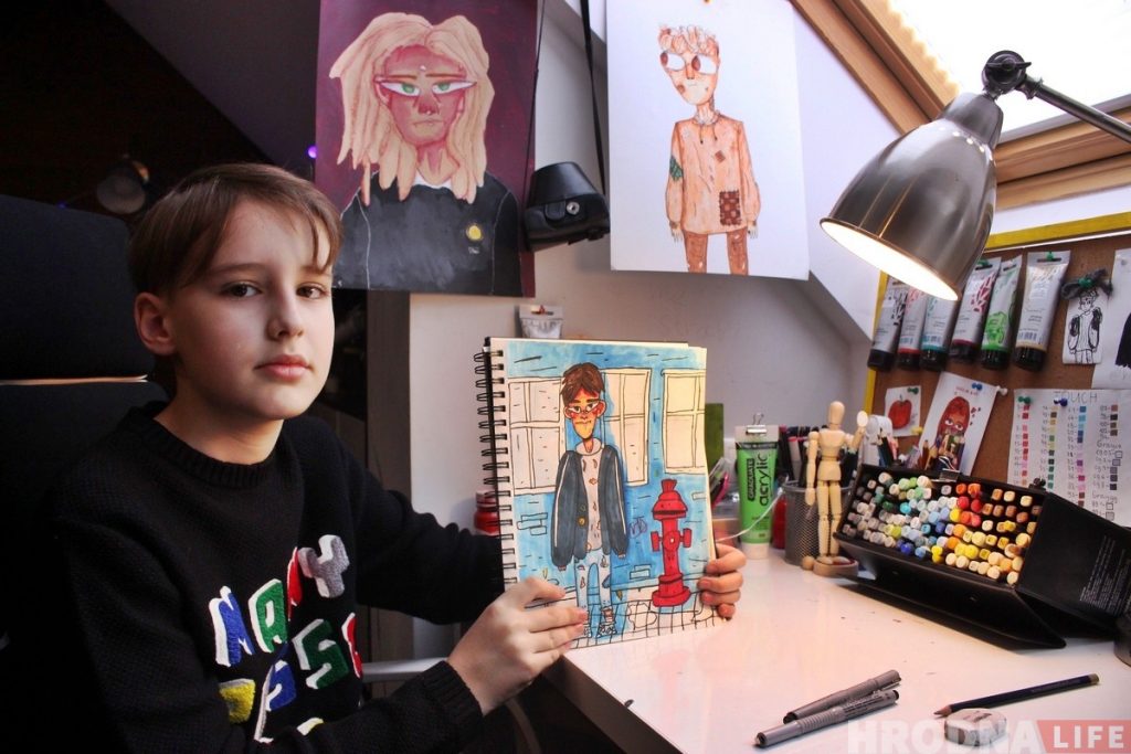 "Хачу быць ілюстратарам". 9-гадовы гродзенец здзіўляе ўсіх сваімі стыльнымі малюнкамі
