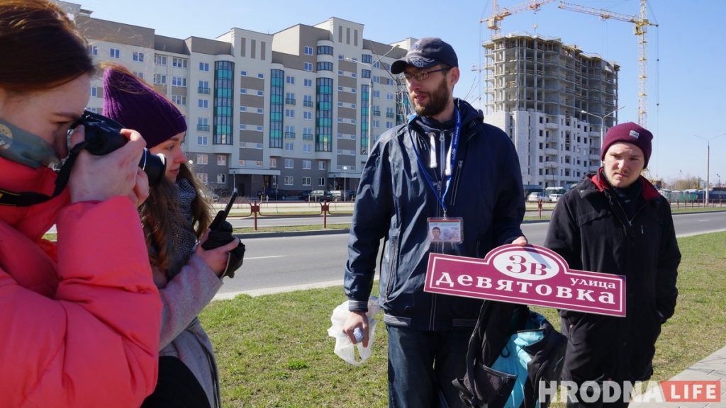“А вы думалі – звычайны спальнік”. Адзіная экскурсія Фэста экскурсаводаў за межамі цэнтра прайшла на Дзевятоўцы