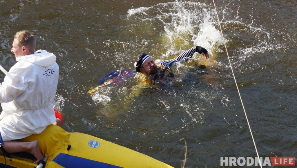 Нёманская вясна-2019: Шалёны Макс разбудзіў турыстаў-воднікаў ад спячкі і накарміў тушонкай