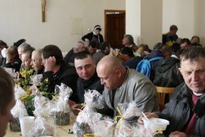 Велікодны абед для бедных арганізавалі ў Гродне Велікодны абед для бедных арганізавалі ў Гродне