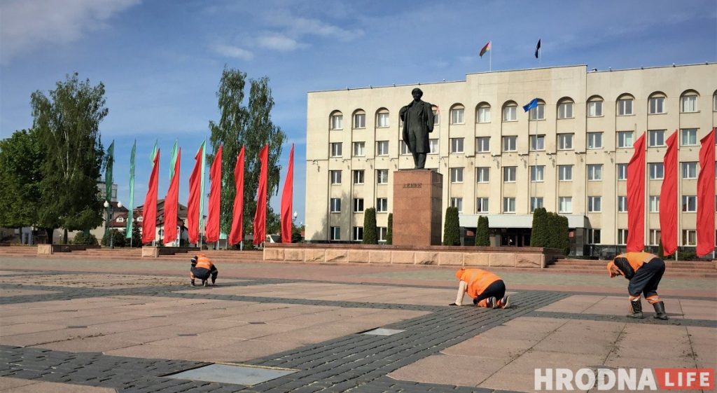 На каленях перад Леніным: як Гродна рыхтуюць да 9 мая