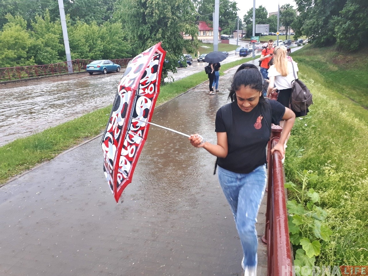 ФОТА: Першы летні лівень затапіў вуліцы Гродна