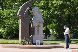 "Тут пахаваны мой дзед, я патрабую павагі". Гродзенскі лютэранін пра раскапаныя могілкі на Белуша