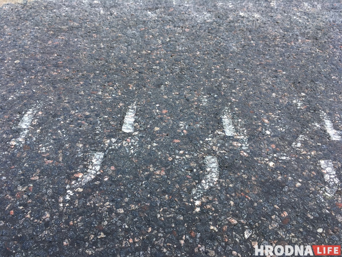 Як выглядае асфальт пасля рэпетыцыі парада да Дня незалежнасці і што пра гэта пішуць у Instagram