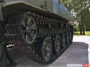 Як выглядае асфальт пасля рэпетыцыі парада да Дня незалежнасці і што пра гэта пішуць у Instagram