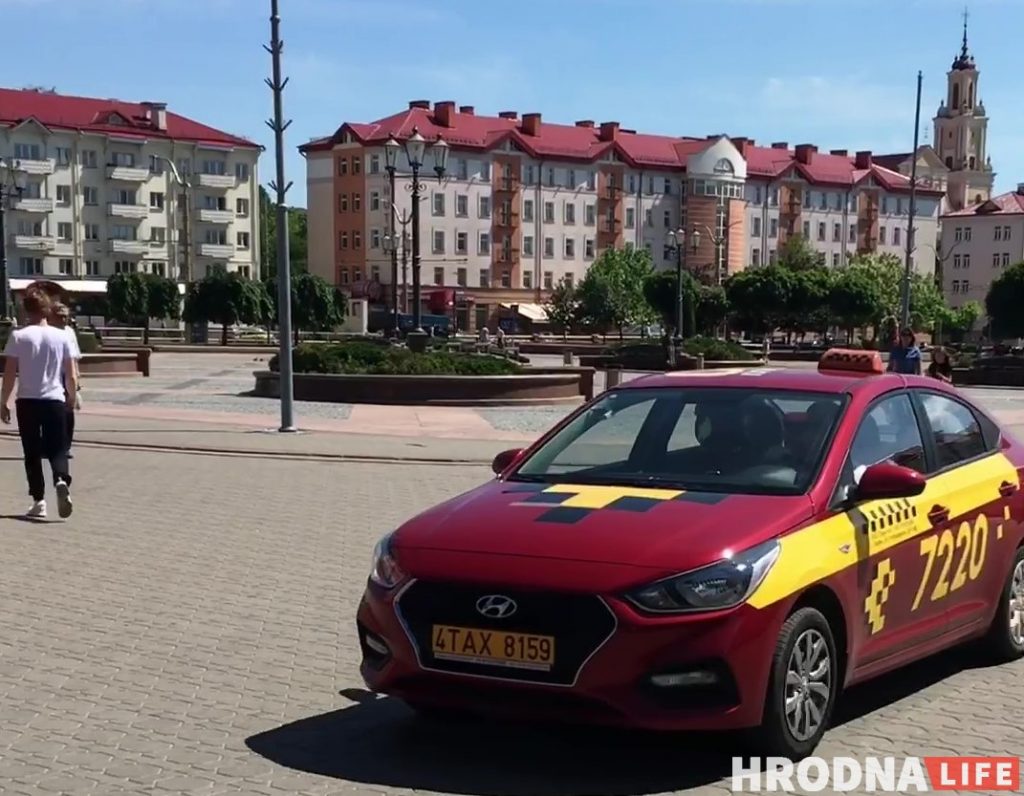 Таксісты і не толькі. Чаму па пешаходнай Маставой усё часцей ездзяць на аўто?