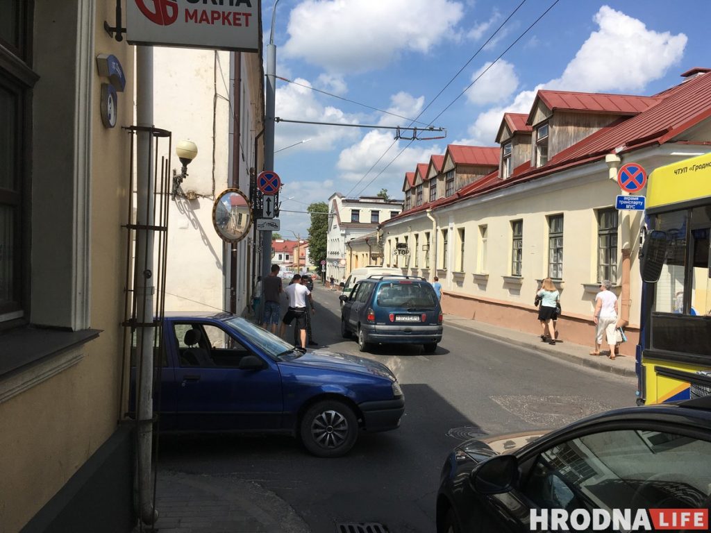 Невялікае ДТЗ у цэнтры. Затор утварыўся імгненна