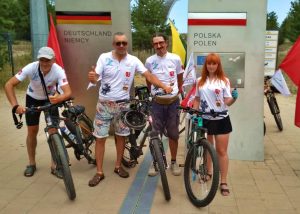 "У вас вельмі дарагі хлеб". Казахскі велападарожнік наведаў Гродна "У вас вельмі дарагі хлеб". Казахскі велападарожнік наведаў Гродна