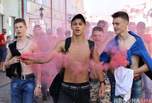 "Мы будзем мокрыя, як сучкі". ЛСП сабраў у Гродне поўную "Галактыку" фанатаў "Мы будзем мокрыя, як сучкі". ЛСП сабраў у Гродне поўную "Галактыку" фанатаў