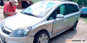 Каля Гродна перавярнуўся мікрааўтобус з людзьмі. Відавочцы кінуліся на дапамогу Каля Гродна перавярнуўся мікрааўтобус з людзьмі. Відавочцы кінуліся на дапамогу