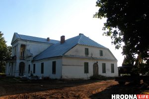 "Вярнуць мястэчку карані". Як валанцёры аднаўляюць старыя іудзейскія і лютэранскія могілкі