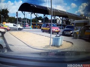 На вуліцы Савецкай невядомыя пашкодзілі інфармацыйны стэнд для турыстаў